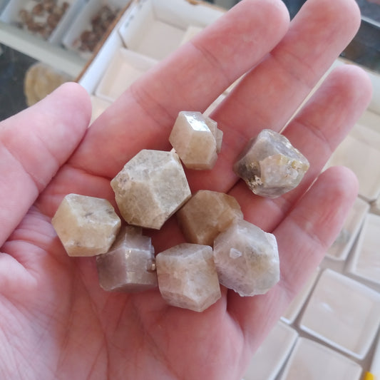 August 2023 Mineral of the Month Back Issue - Grossular Garnet