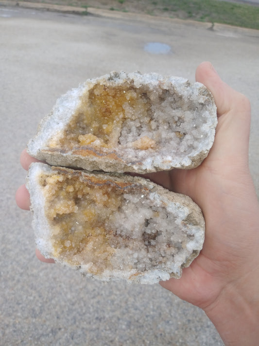 Pre-Cracked "Keokuk" Geode