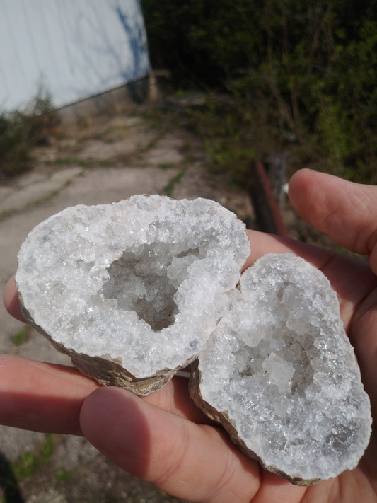 Pre-Cracked The "Cheeks" Geode