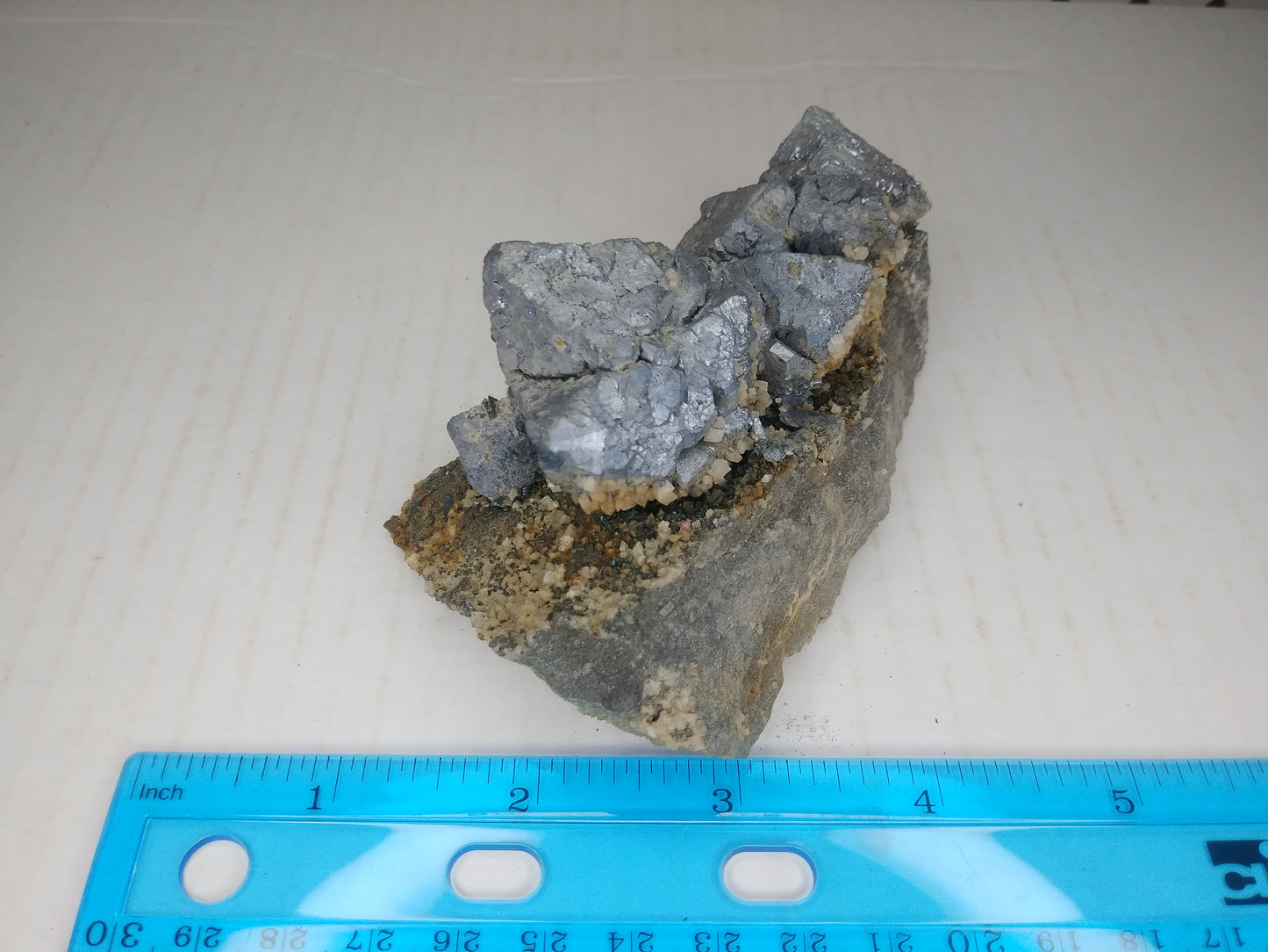 Dipyramidal Galena Cluster