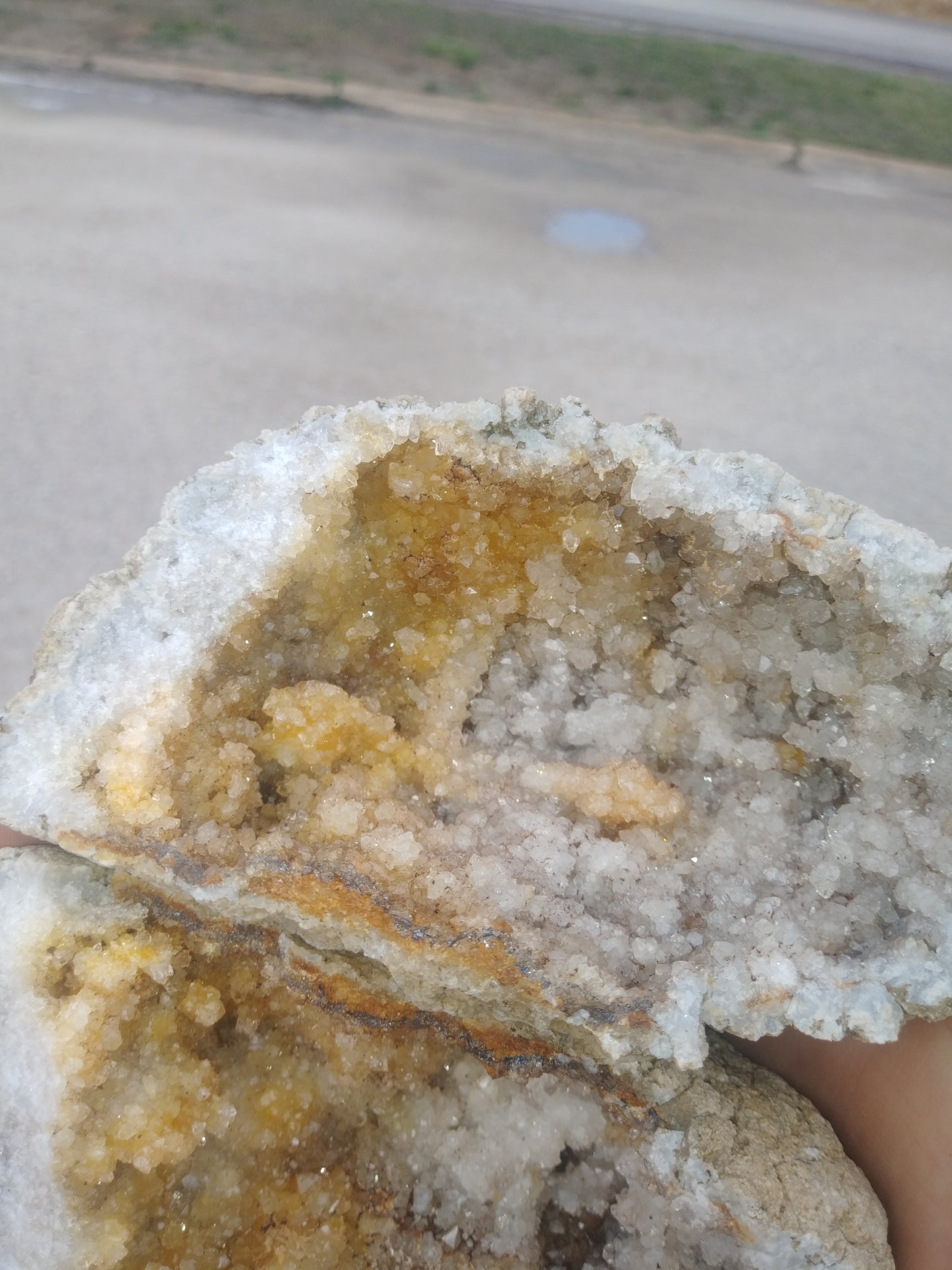 Pre-Cracked "Keokuk" Geode