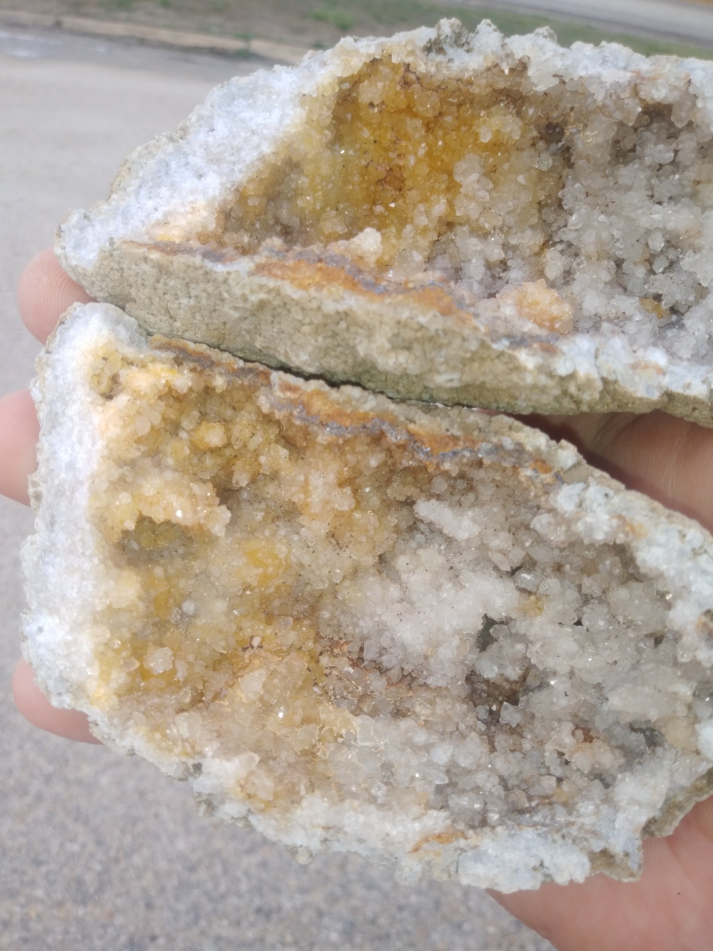 Pre-Cracked "Keokuk" Geode