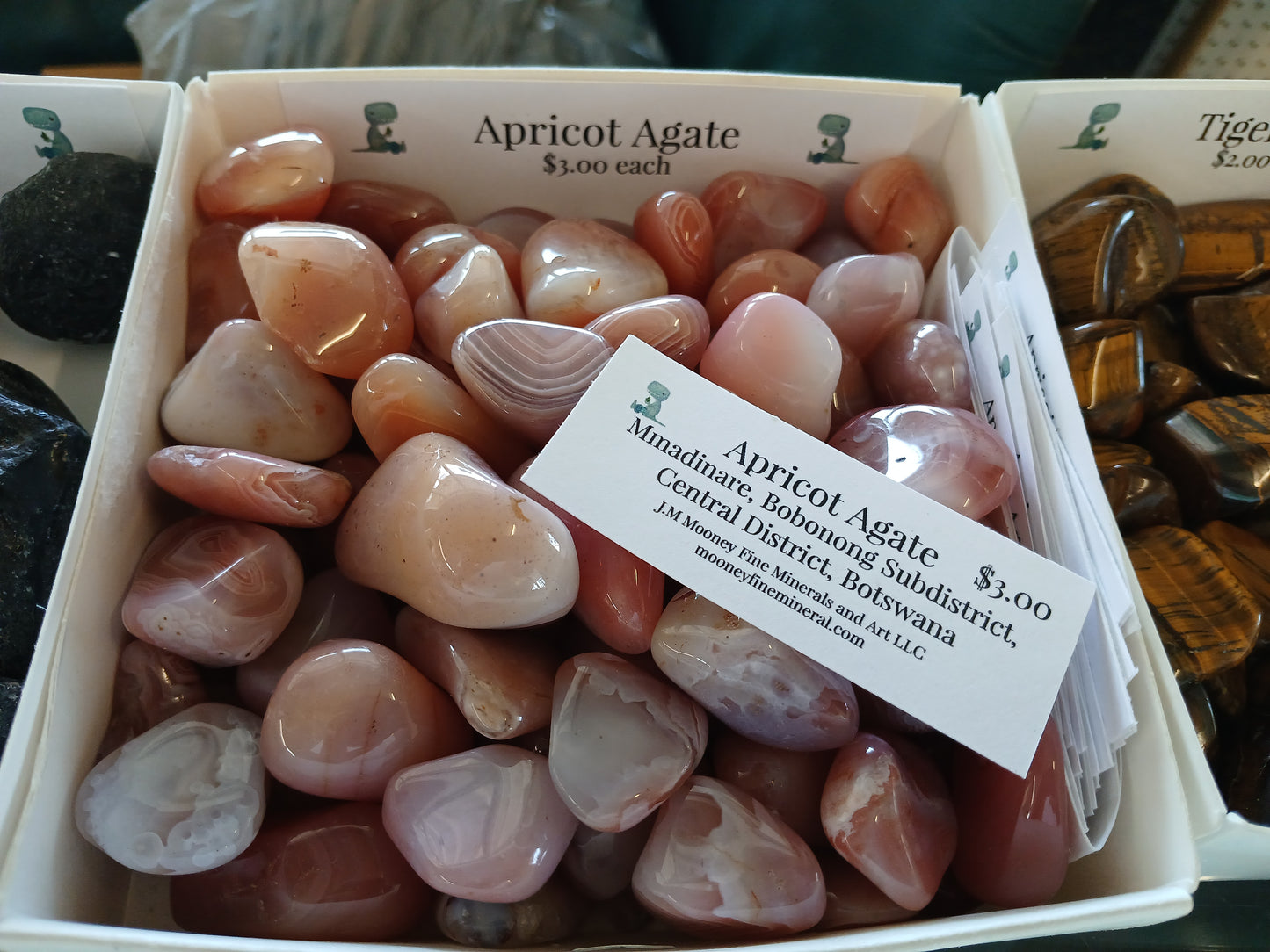 Apricot Agate Tumble