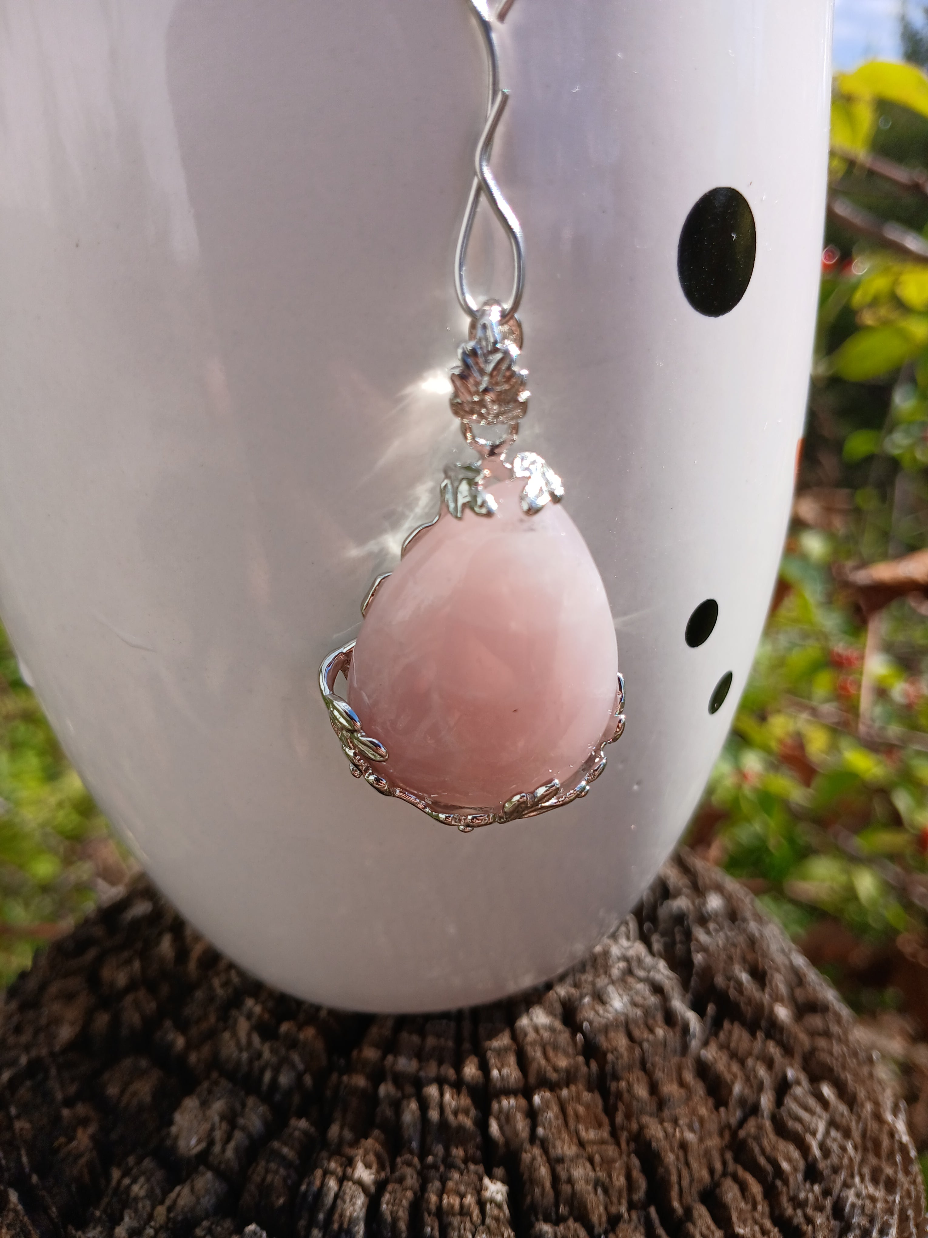 Rose Quartz Tea Infuser - Leaf Design – Mooney Fine Mineral
