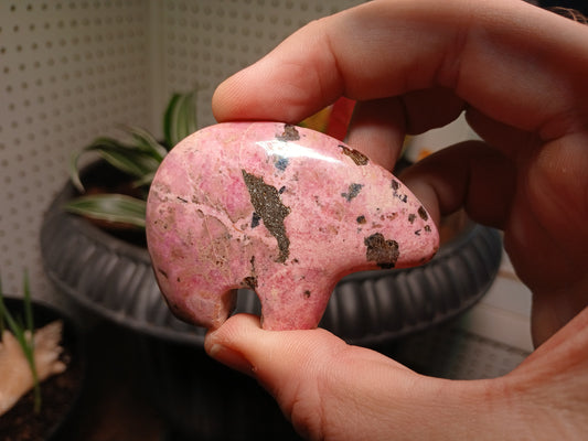 Rhodonite Zuni Bear