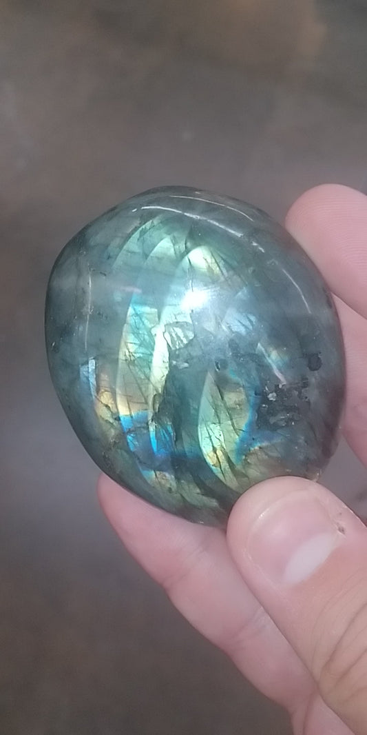 Labradorite Palmstone