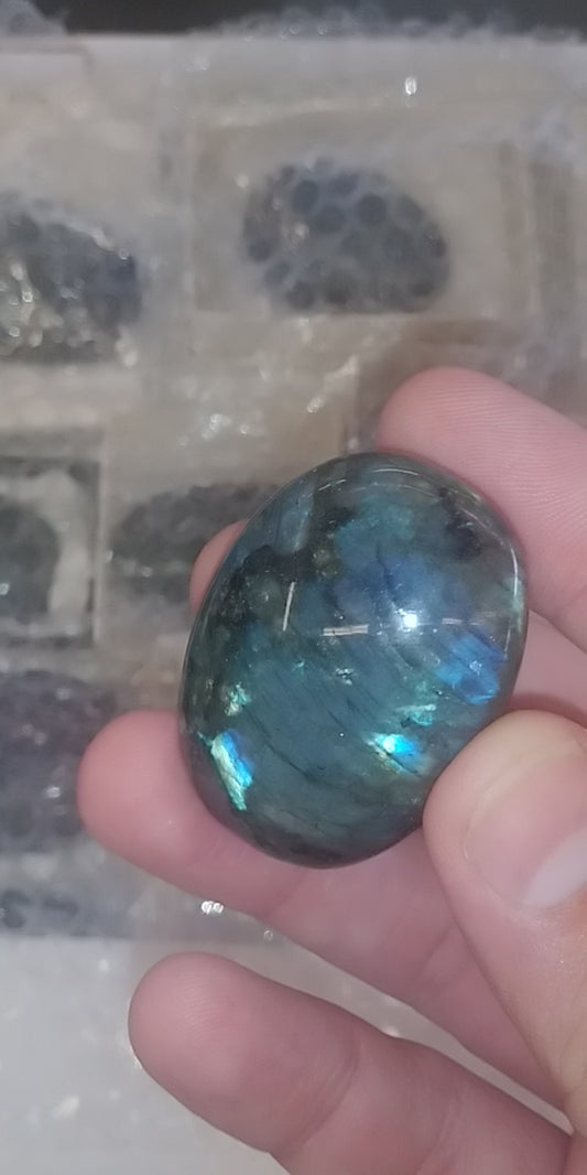 Labradorite Palmstone