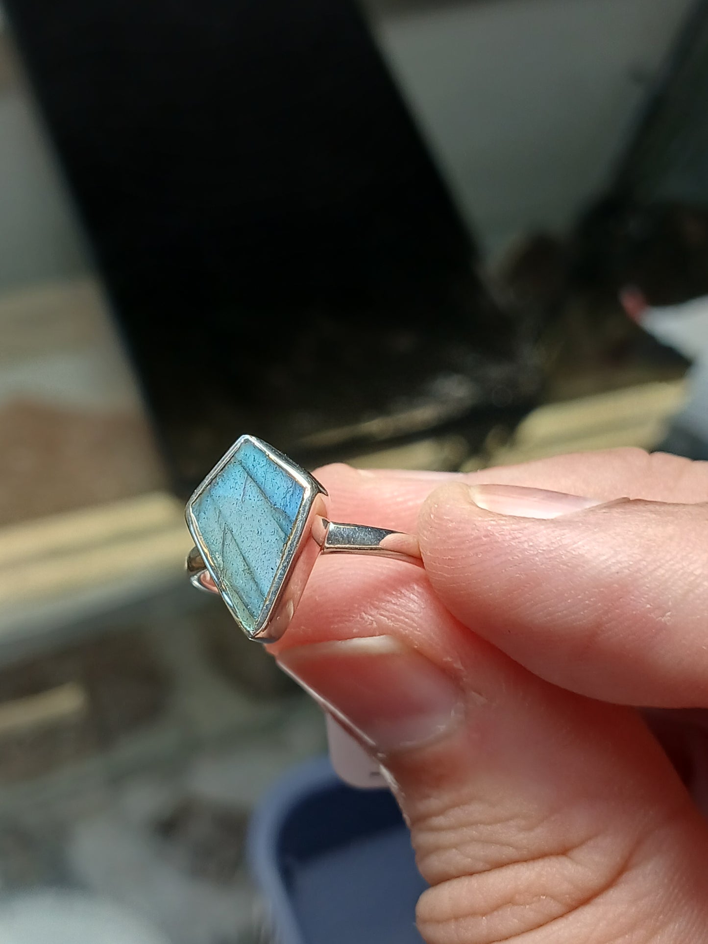 .925 Sterling Silver Canadian Labradorite -Green Flash- Shield Ring